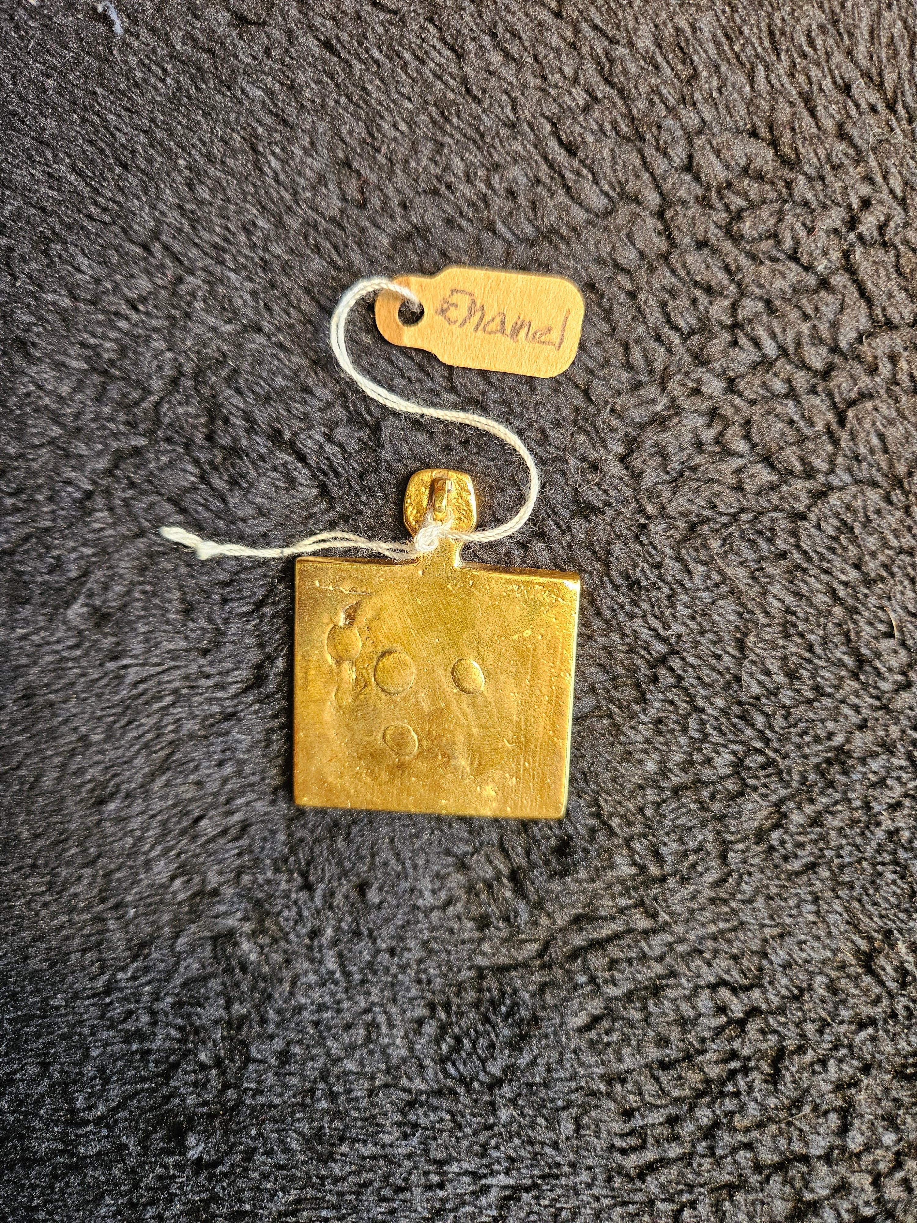 Golden pendant - Theotokos