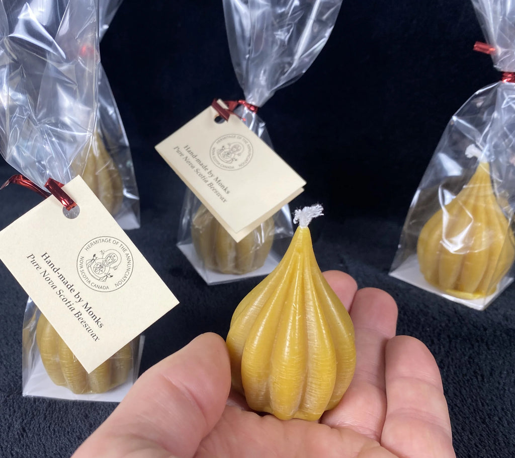 Onion Dome Beeswax Candle - Small