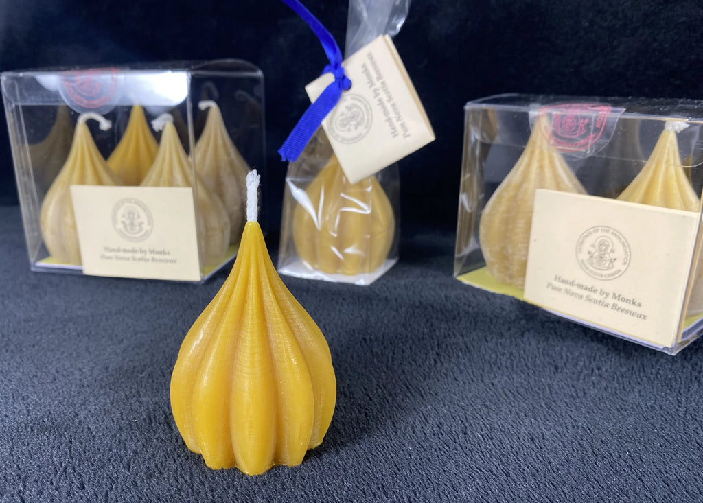 Onion Dome Beeswax Candle - Large